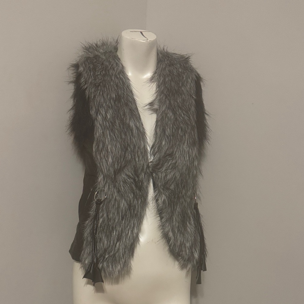 Women's Black and Gray Faux Fur Vest. Faux leather size M. NWOT
